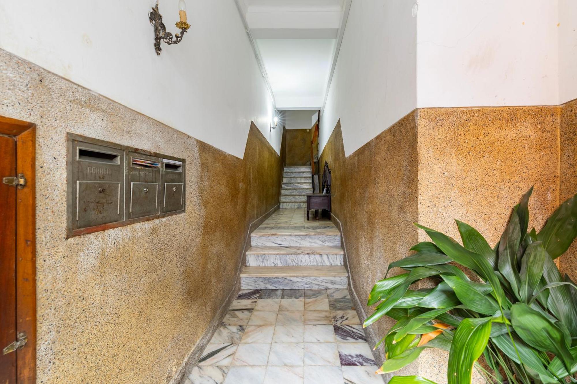 Cosy Remodeled Apartment In The City Center Fundão Eksteriør billede